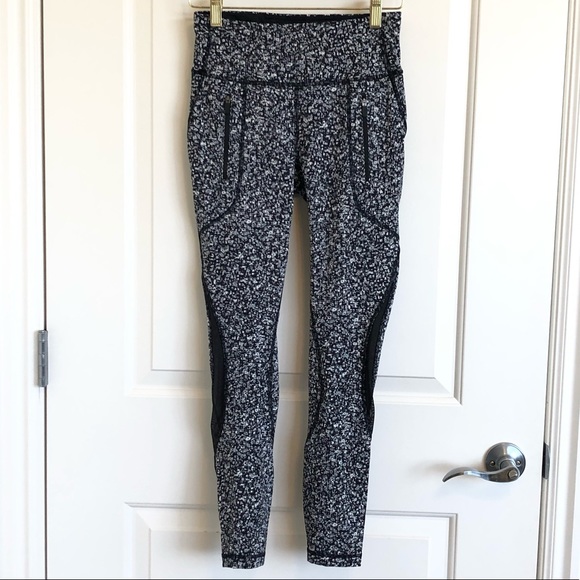 Lululemon Invigorate 7/8 Tight - Picture 2 of 6